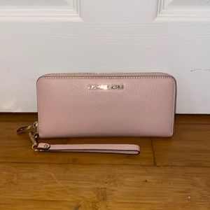 Michael Kors baby pink wristlet